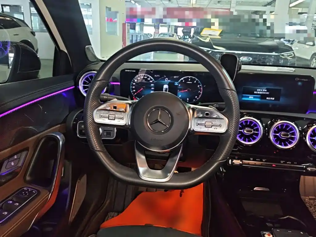 Mercedes-Benz A-Class 2022 — фото 11