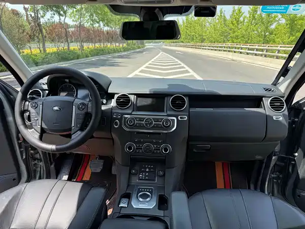 Land Rover Discovery 2014