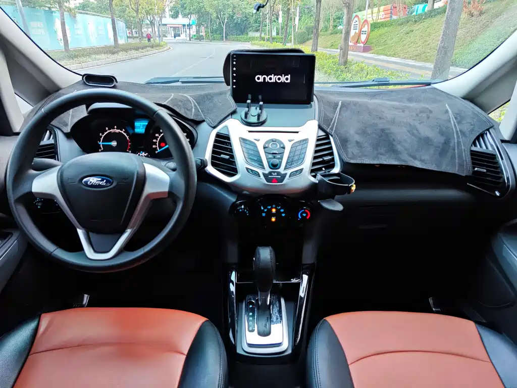 Ford Ecosport 2015 — фото 6