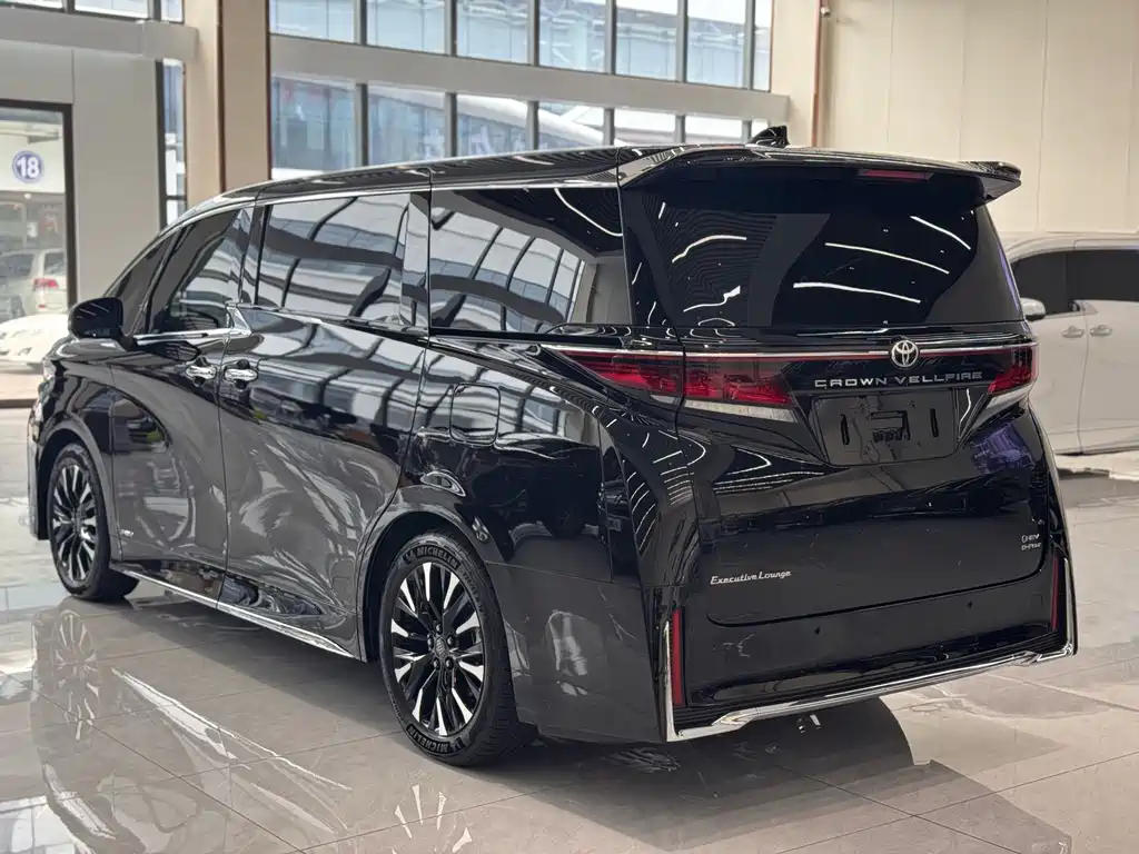 Toyota Vellfire 2025 — фото 8