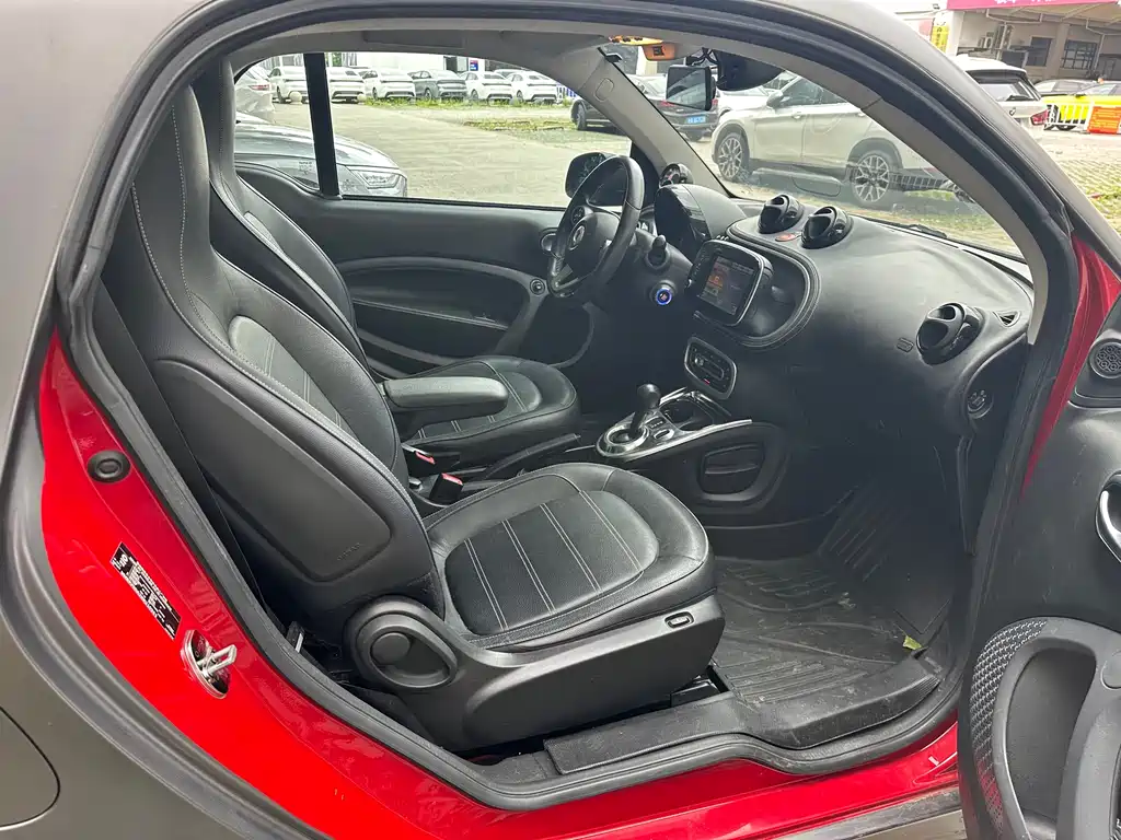 smart Fortwo 2017 — фото 14