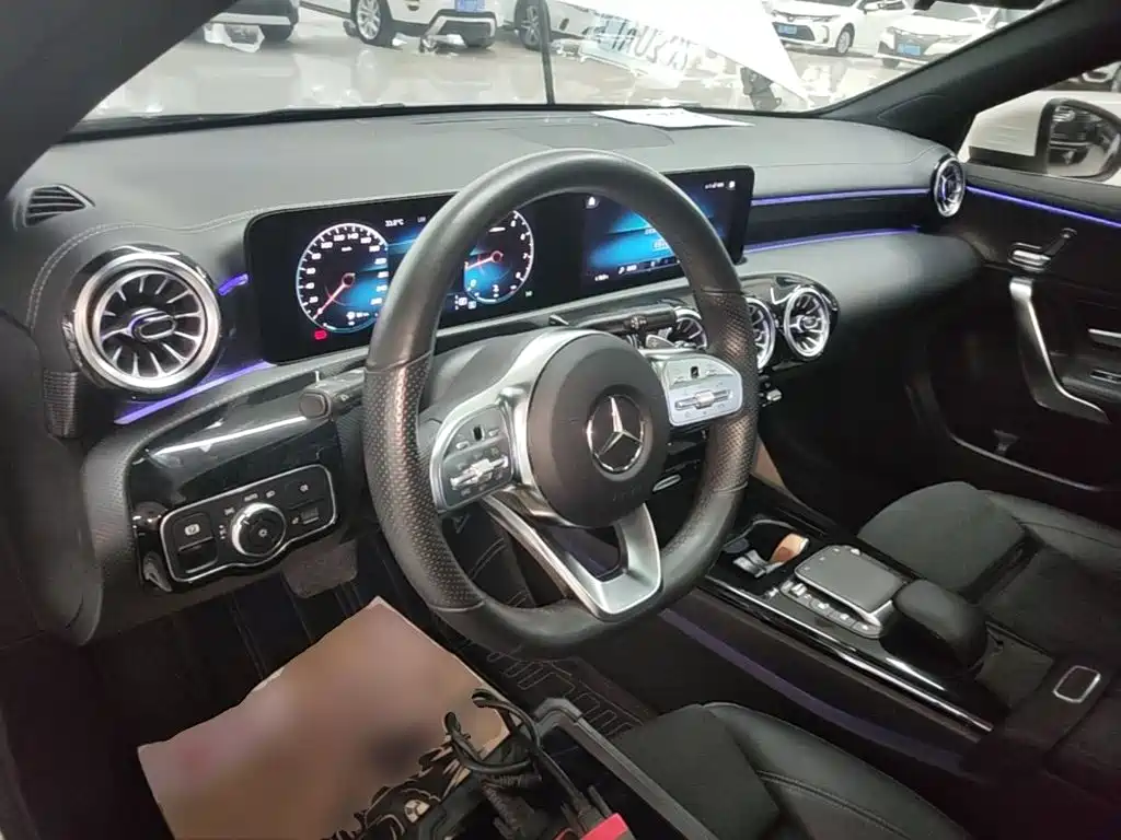 Mercedes-Benz A-Class 2021 — фото 11