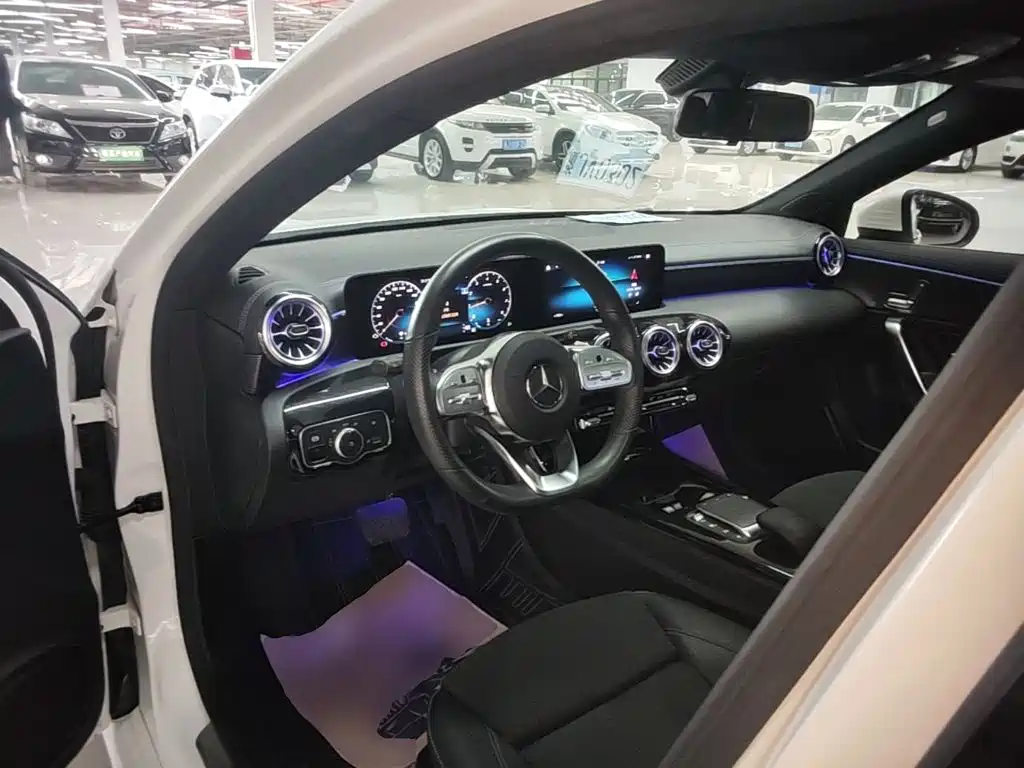 Mercedes-Benz A-Class 2021 — фото 10