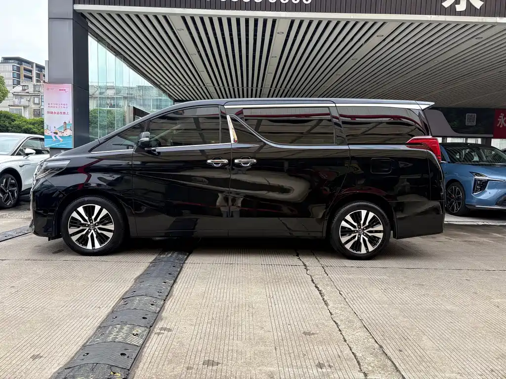 Toyota Alphard 2018 — фото 4