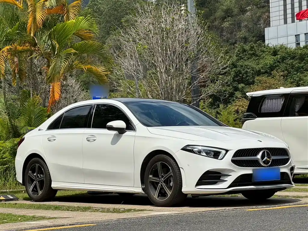 Mercedes-Benz A-Class 2023 — фото 17