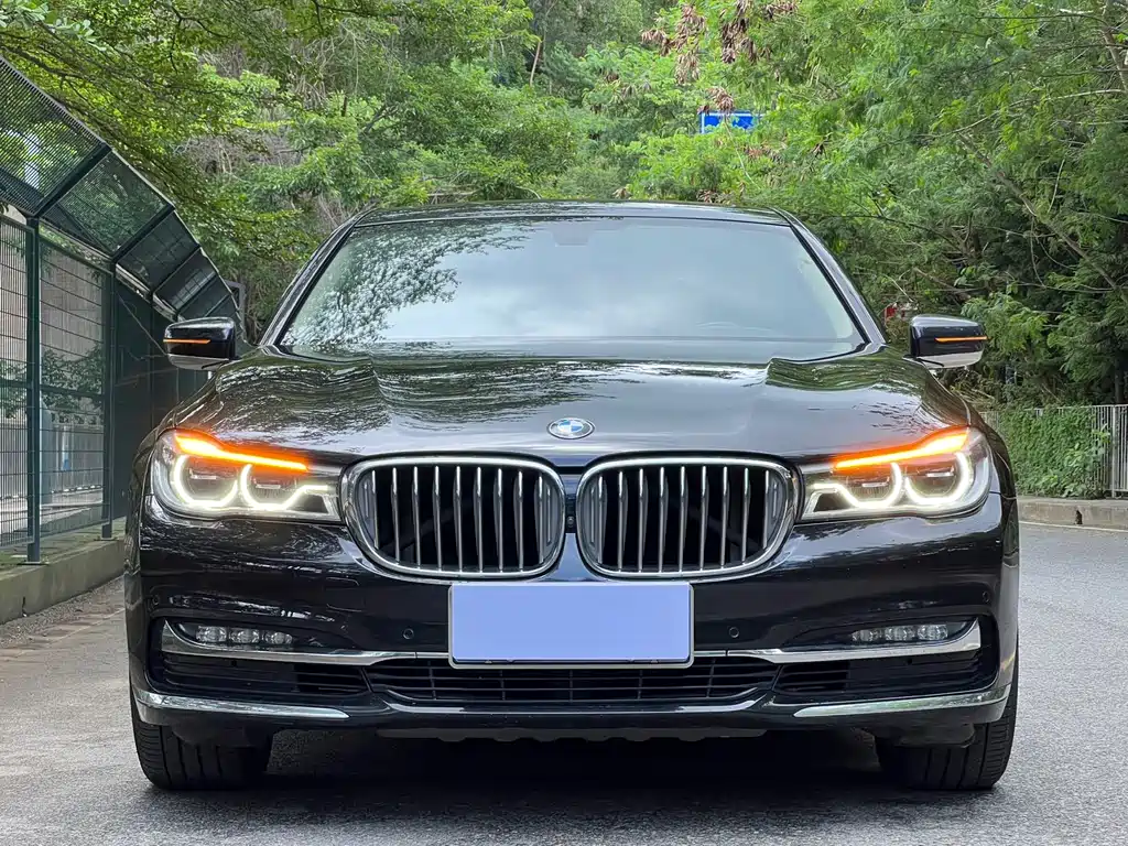 BMW 7 Series 2018 — фото 2