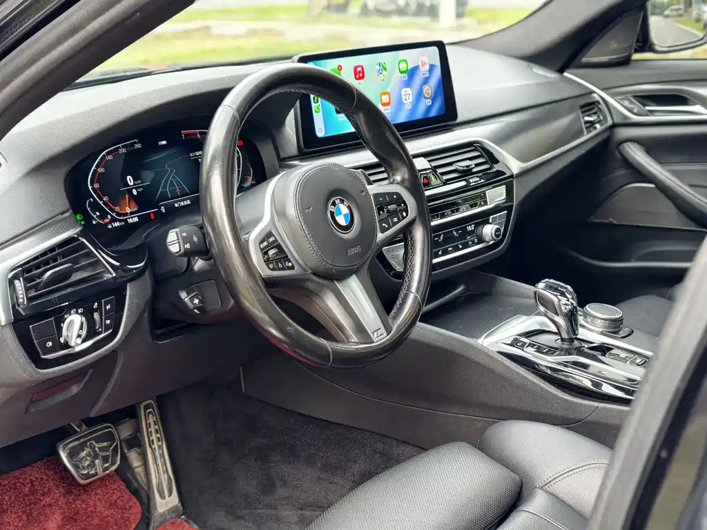 BMW 5 Series 2020 — фото 8