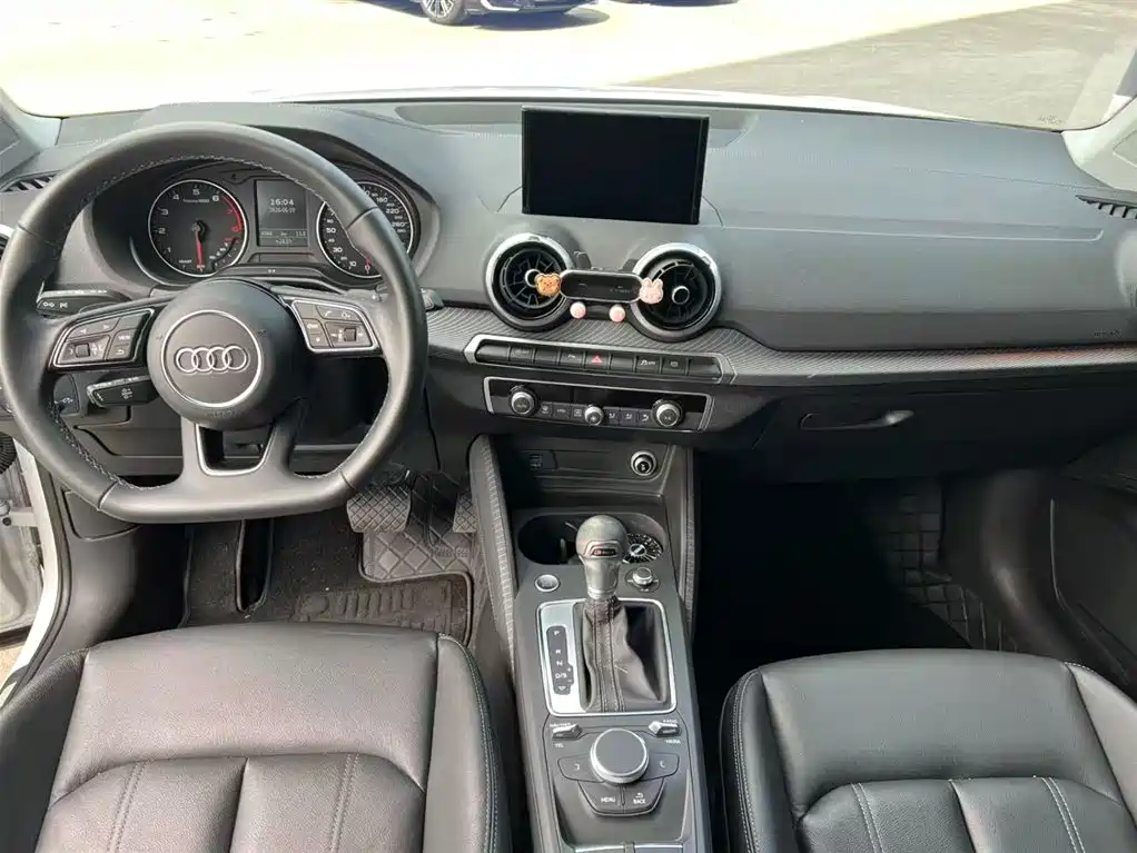 Audi Q2L 2024