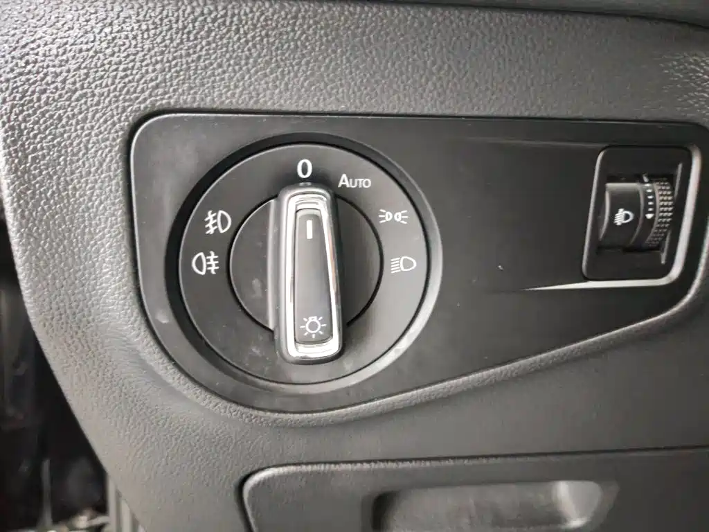 Volkswagen Tiguan L 2020 — фото 21