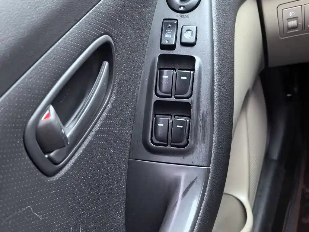 Hyundai Elantra 2014 — фото 14