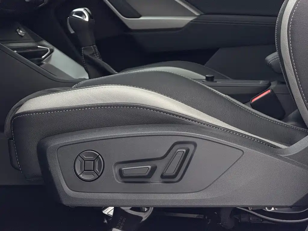 Audi Q3 2023 — фото 21