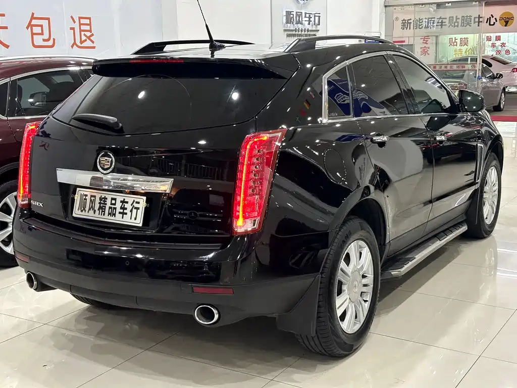 Cadillac SRX 2014 — фото 28