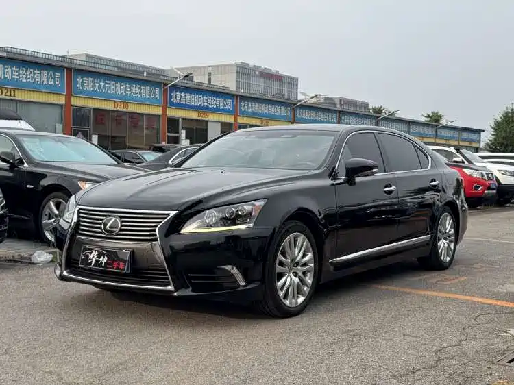 Lexus LS 2014 — фото 1