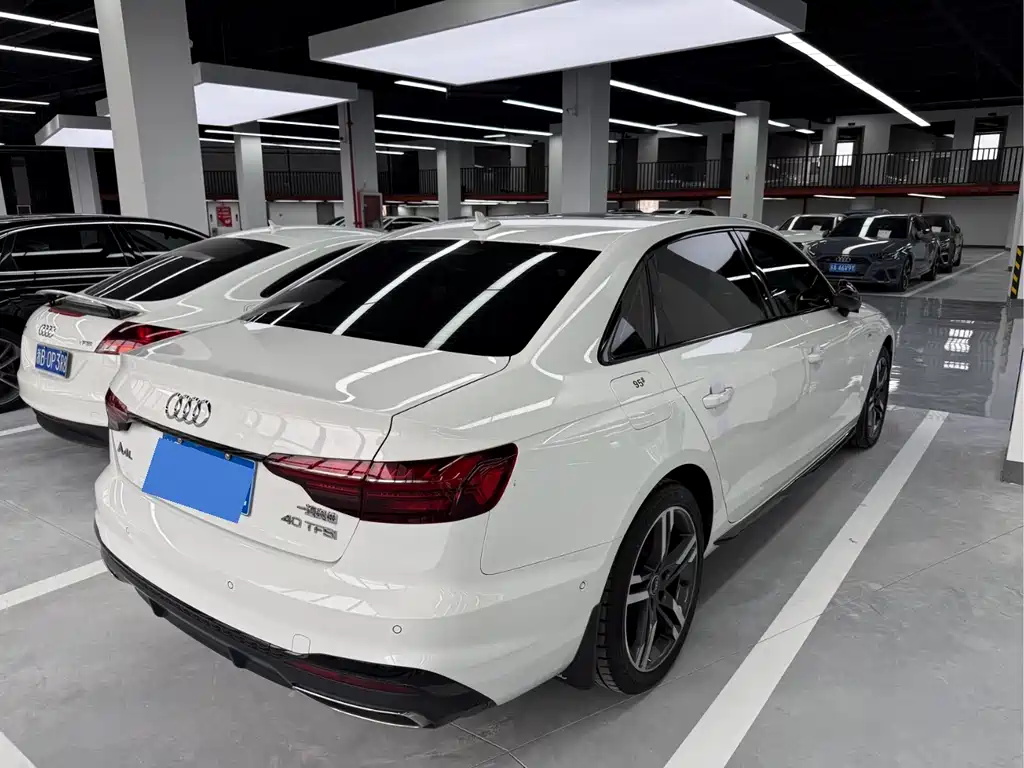 Audi A4L 2022 — фото 13