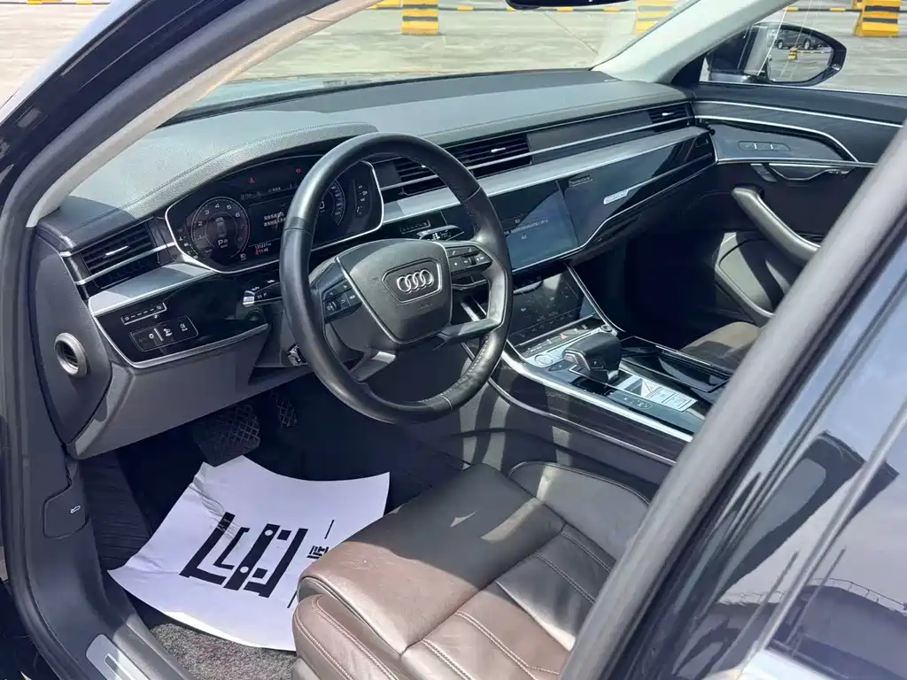 Audi A8 2019 — фото 13