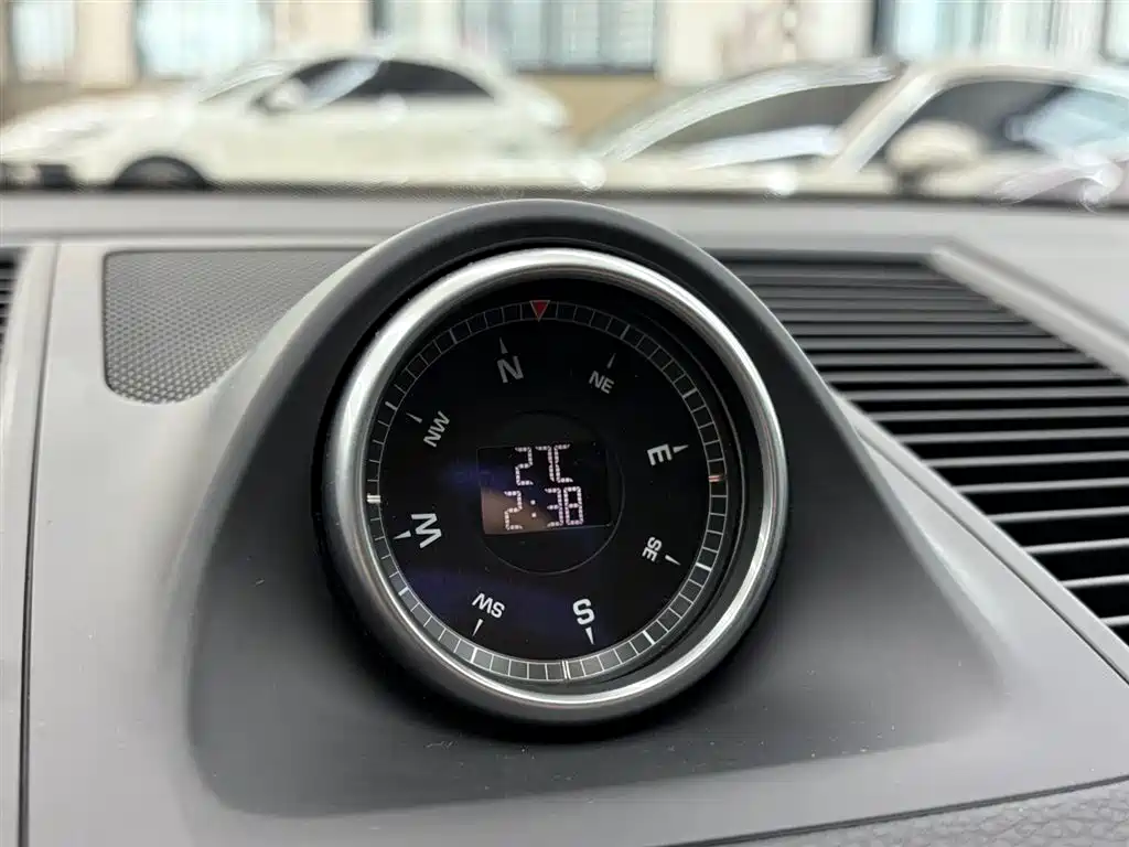 Porsche Macan 2021 — фото 10