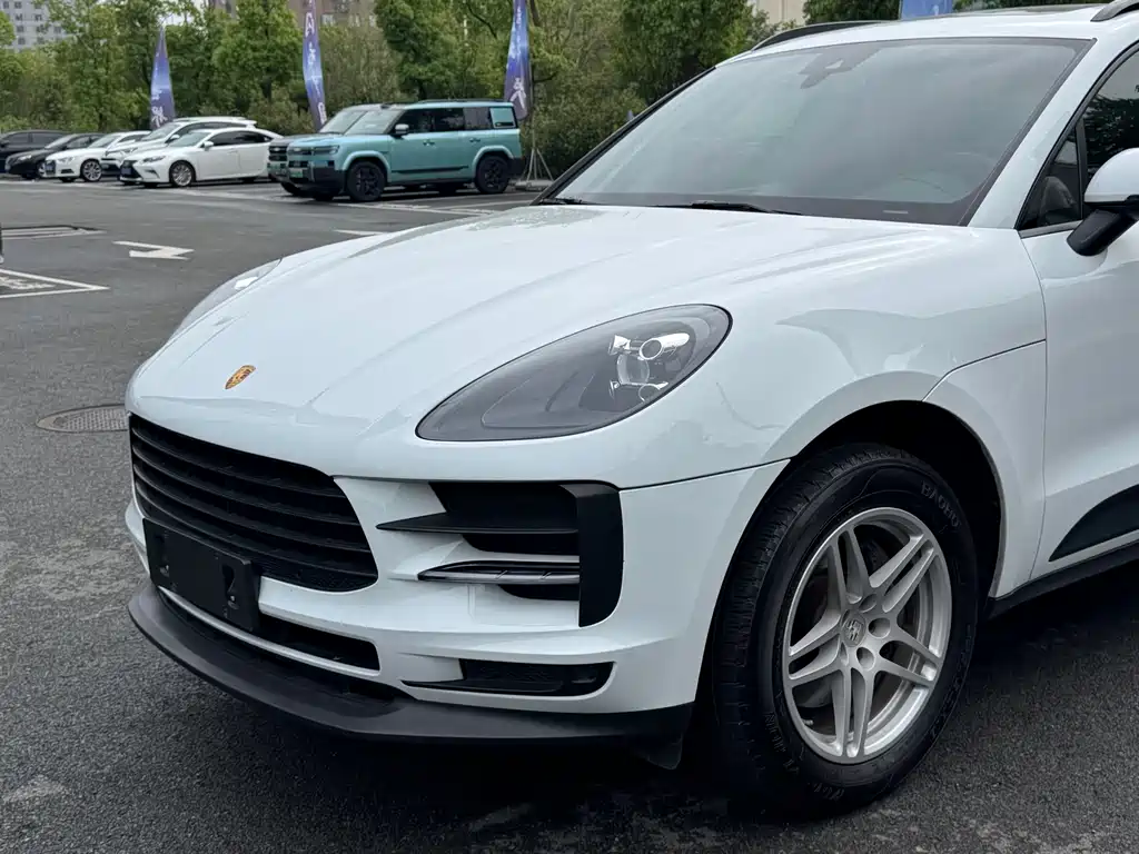 Porsche Macan 2019 — фото 27