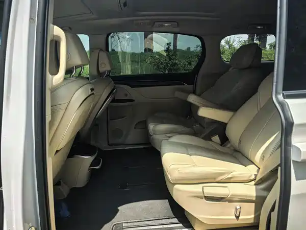Buick GL8 2024