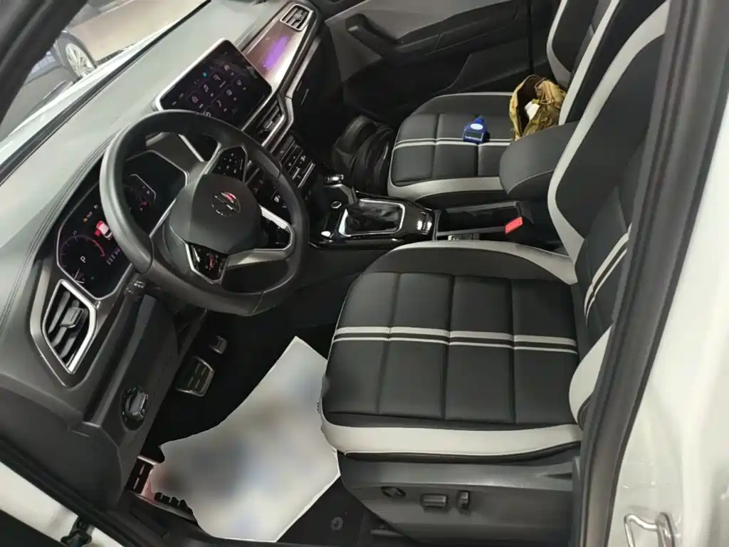 Volkswagen T-Roc 2024 — фото 15