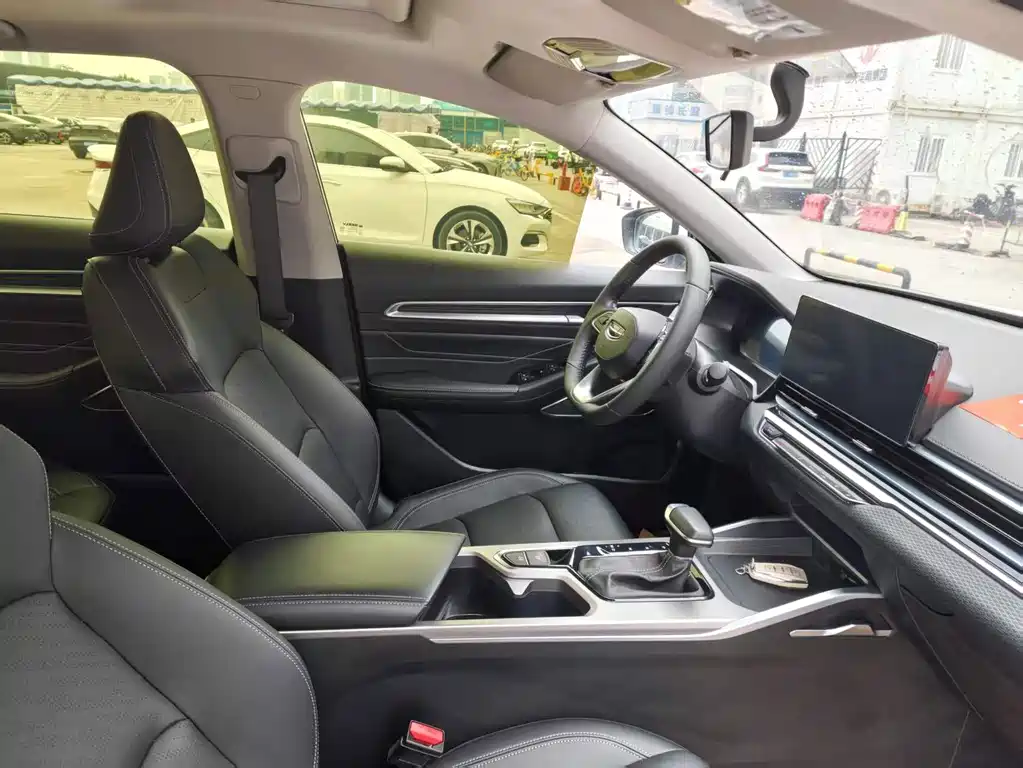 Geely Emgrand 2021