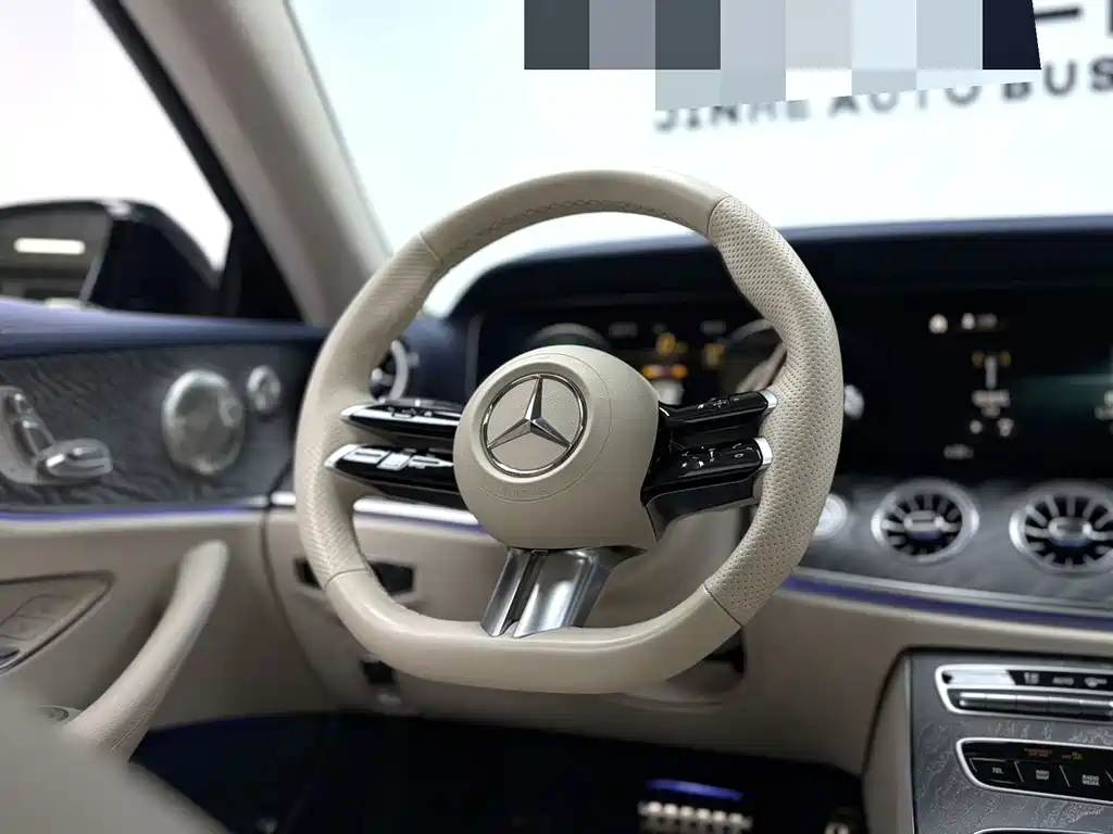 Mercedes-Benz E-Class 2023 — фото 10