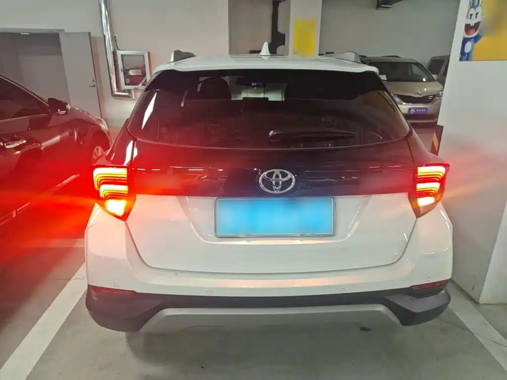 Toyota Yaris L 2022