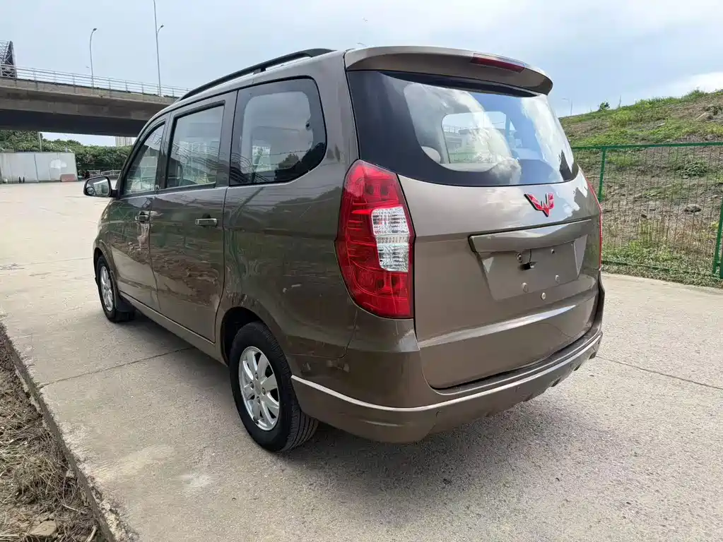 Wuling Hongguang 2016 — фото 12