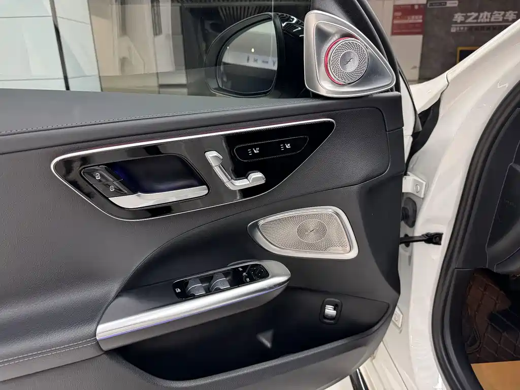 Mercedes-Benz C-Class 2022 — фото 11