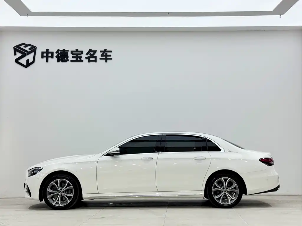 Mercedes-Benz E-Class 2022 — фото 3