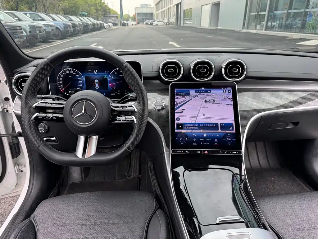 Mercedes-Benz C-Class 2023 — фото 9