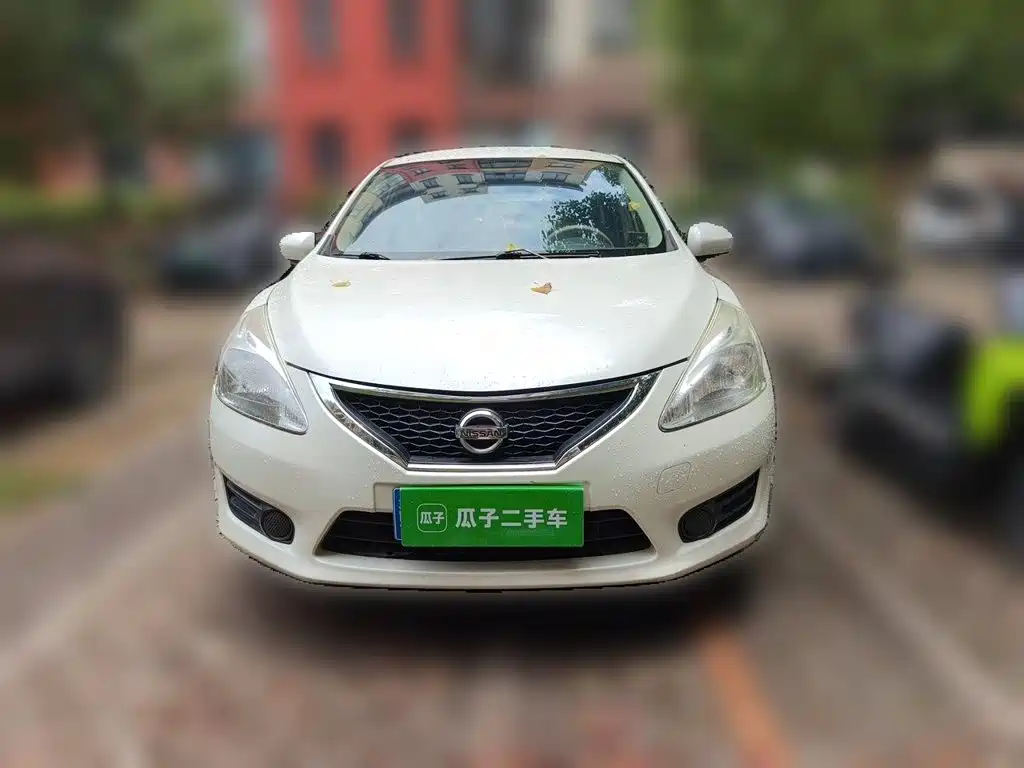 Nissan Tiida 2015 — фото 3