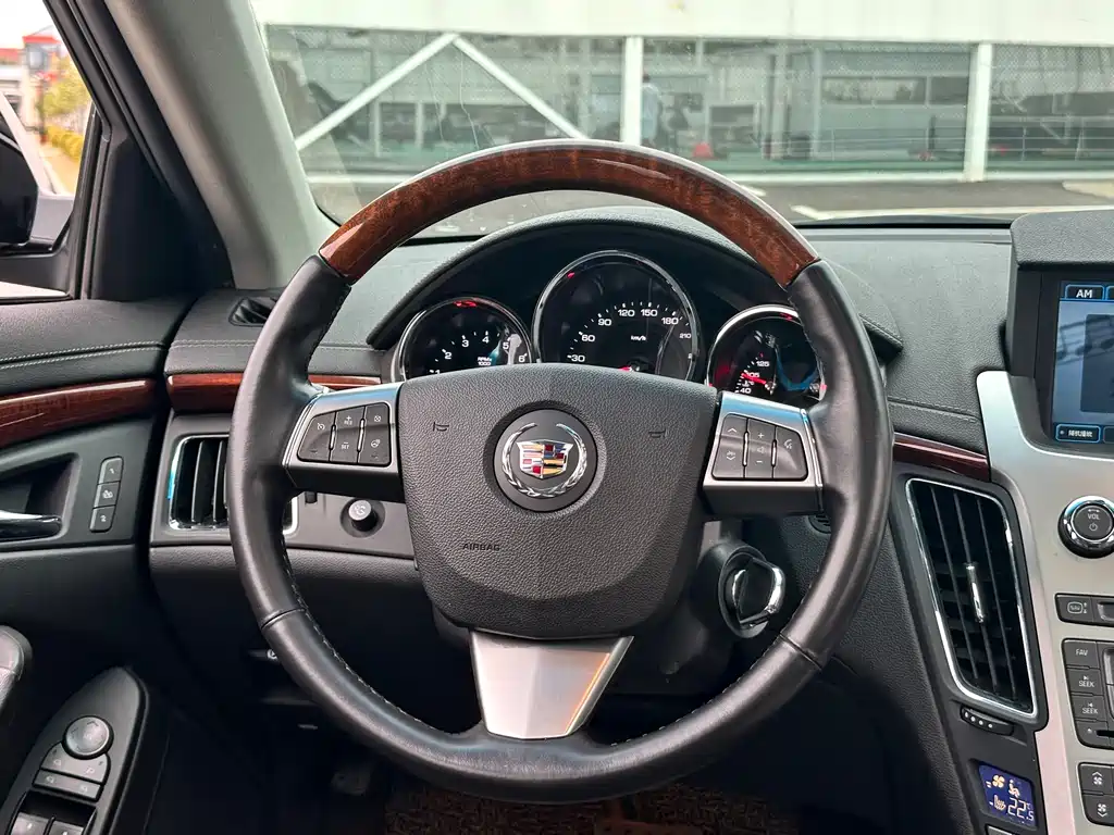 Cadillac CTS 2013 — фото 17