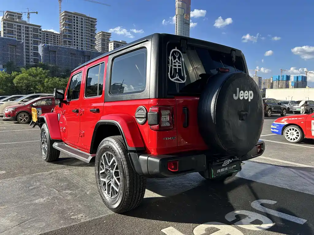 Jeep Wrangler New Energy 2025 — фото 13