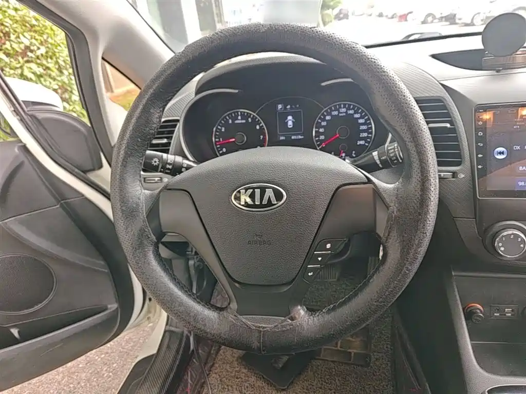 Kia K3 2017 — фото 11
