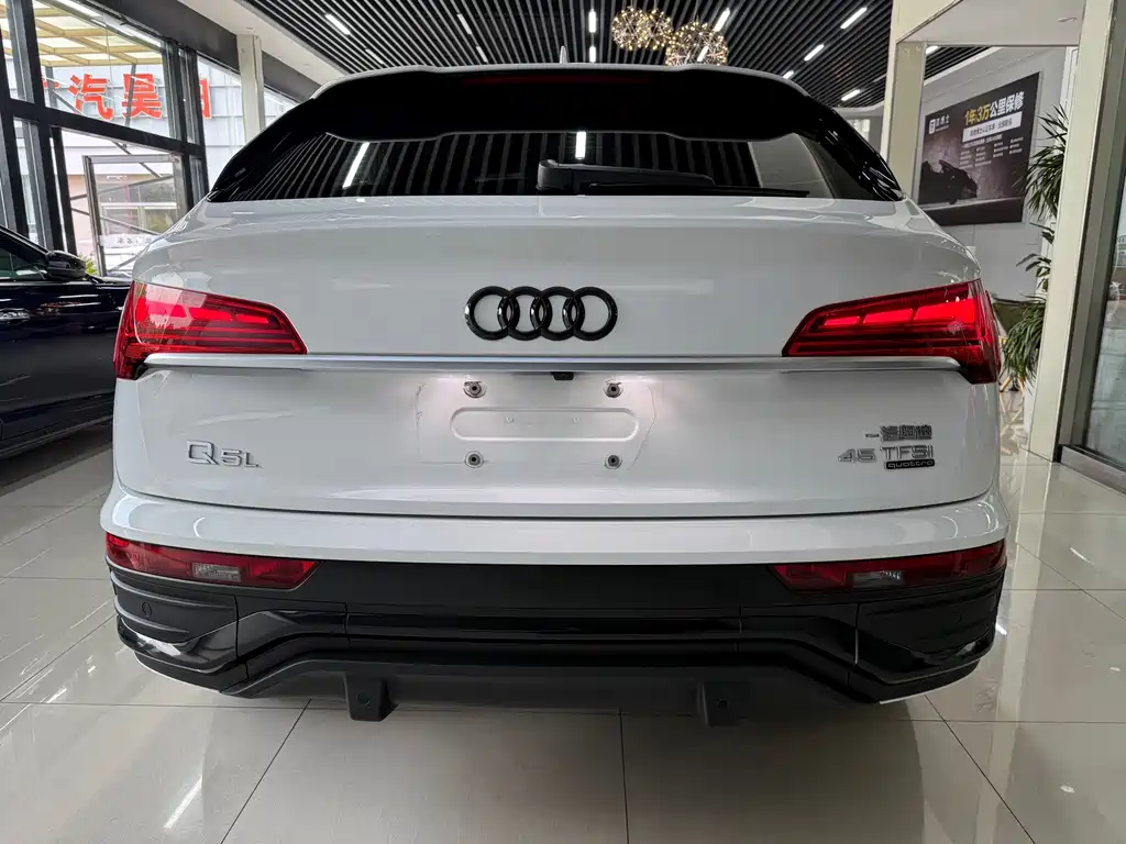 Audi Q5L Sportback 2021 — фото 5