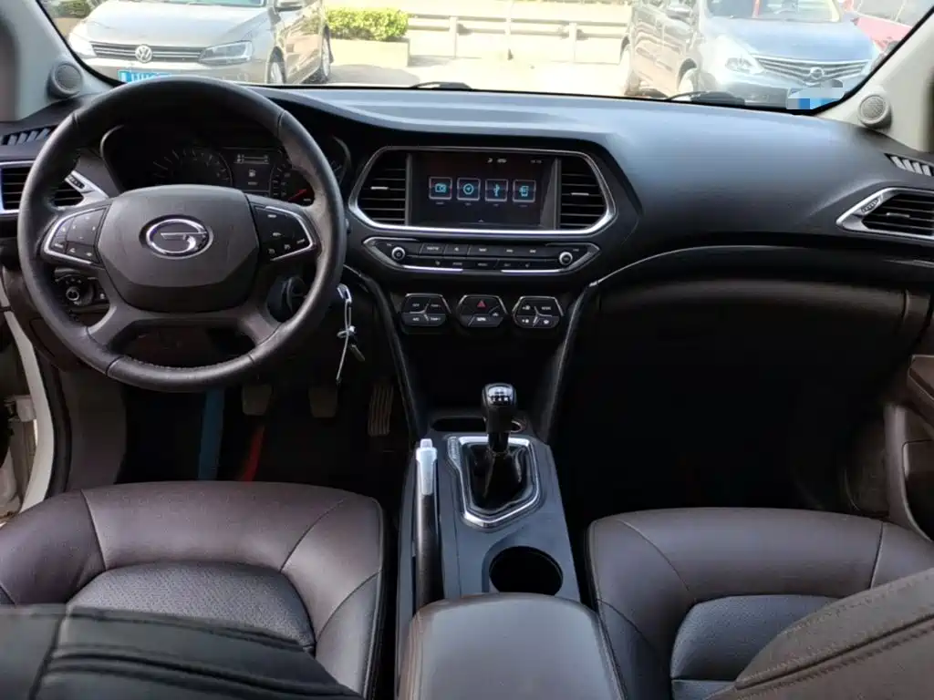 GAC Motor Trumpchi GS4 2015 — фото 10