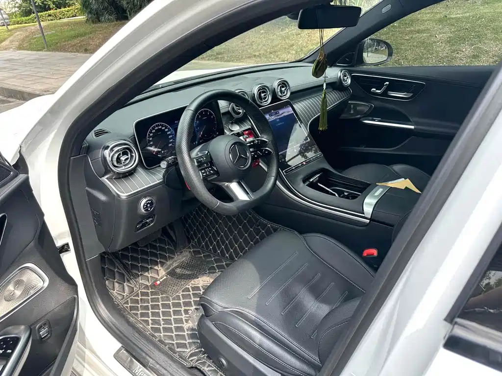 Mercedes-Benz C-Class 2023 — фото 2