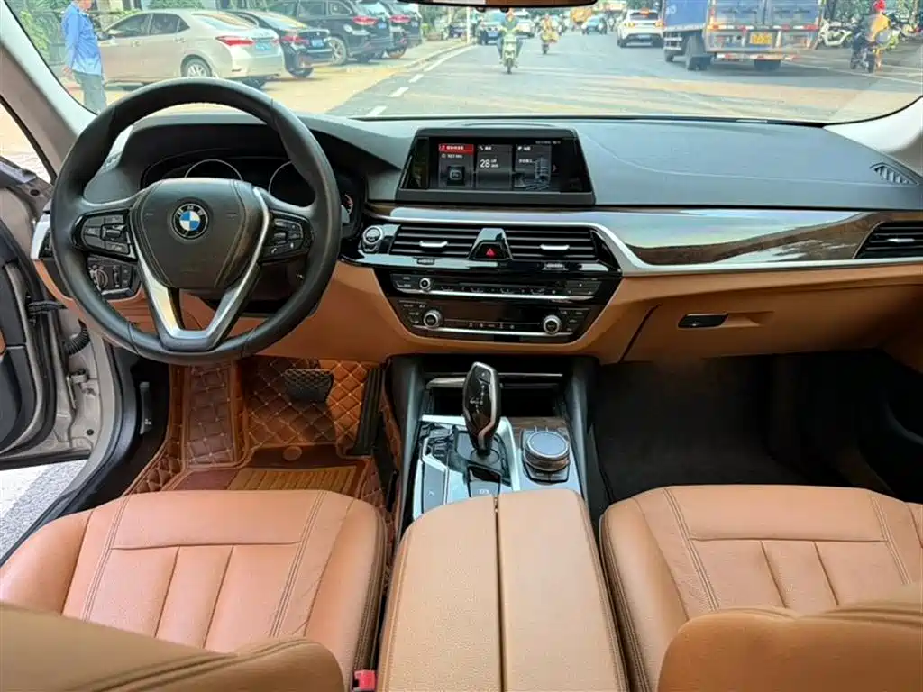 BMW 5 Series 2017 — фото 5