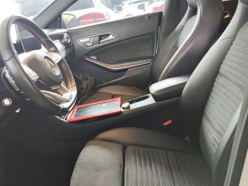Mercedes-Benz CLA 2018 — фото 15
