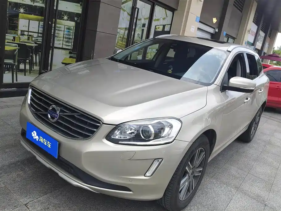 Volvo XC60 2017 — фото 1