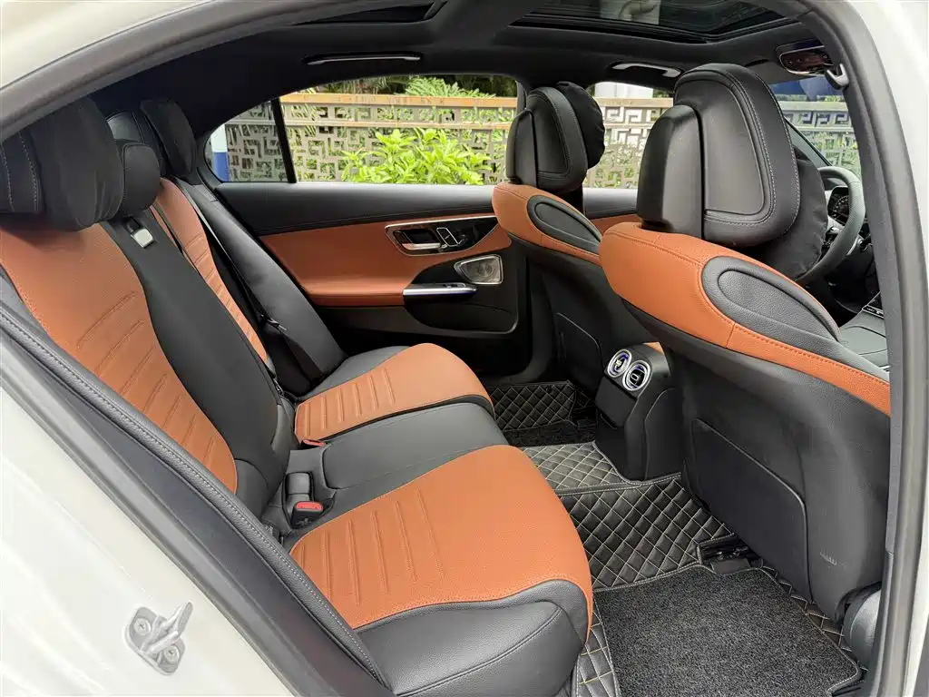 Mercedes-Benz C-Class 2026 — фото 18