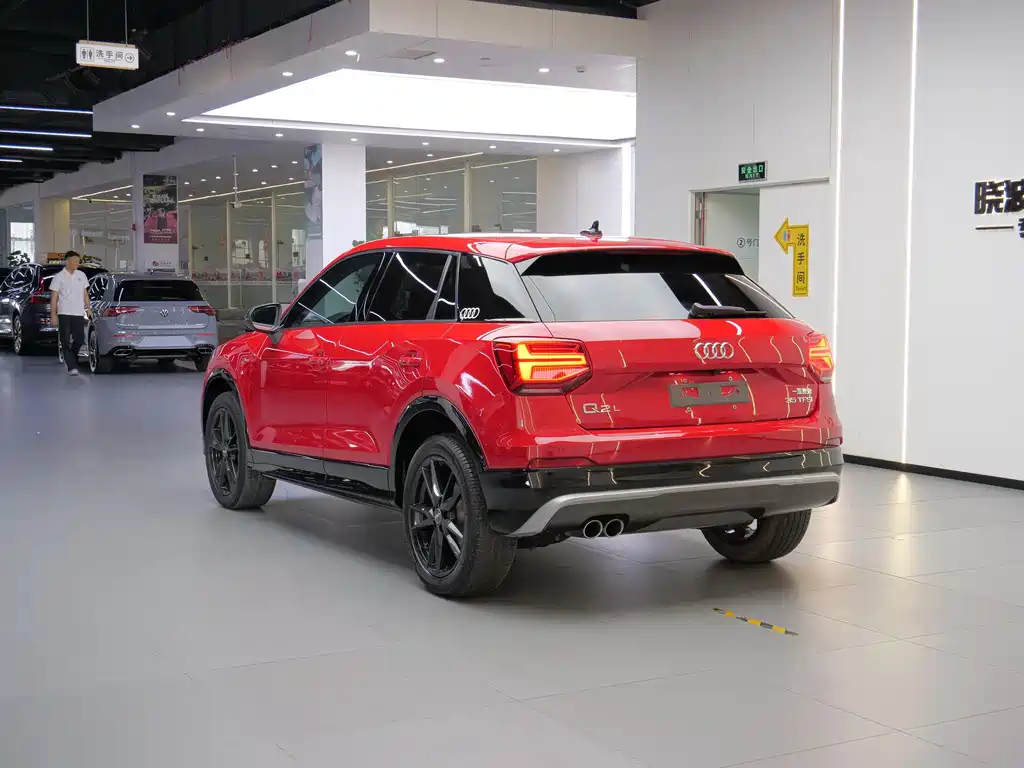 Audi Q2L 2019 — фото 4