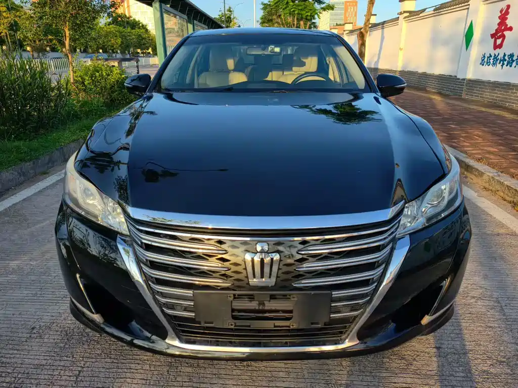Toyota Crown 2015 — фото 2