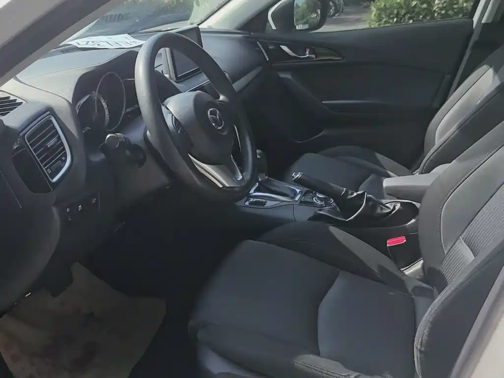 Mazda 3 Axela 2016 — фото 7