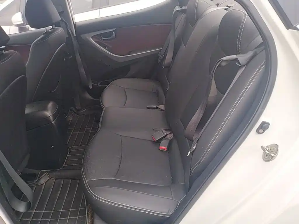 Hyundai Elantra Langdong 2016 — фото 17