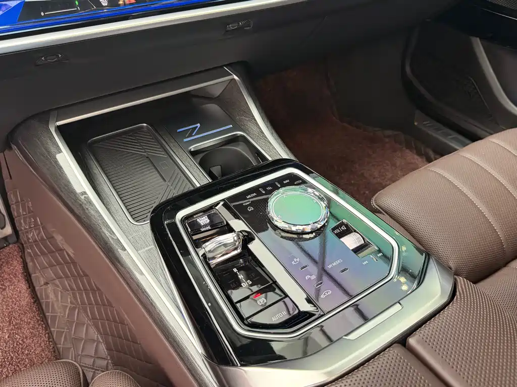 BMW 7 Series 2023 — фото 15