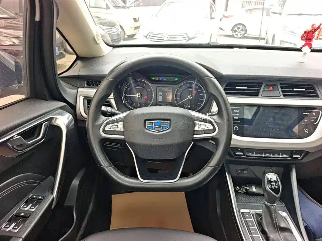 Geely Vision X3 2020 — фото 11