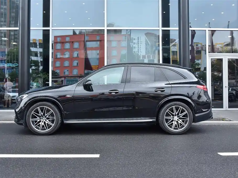 Mercedes-Benz GLC AMG 2025 — фото 3