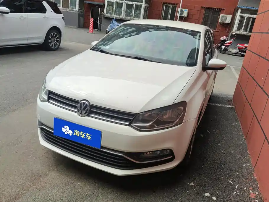 Volkswagen Polo 2015 — фото 1
