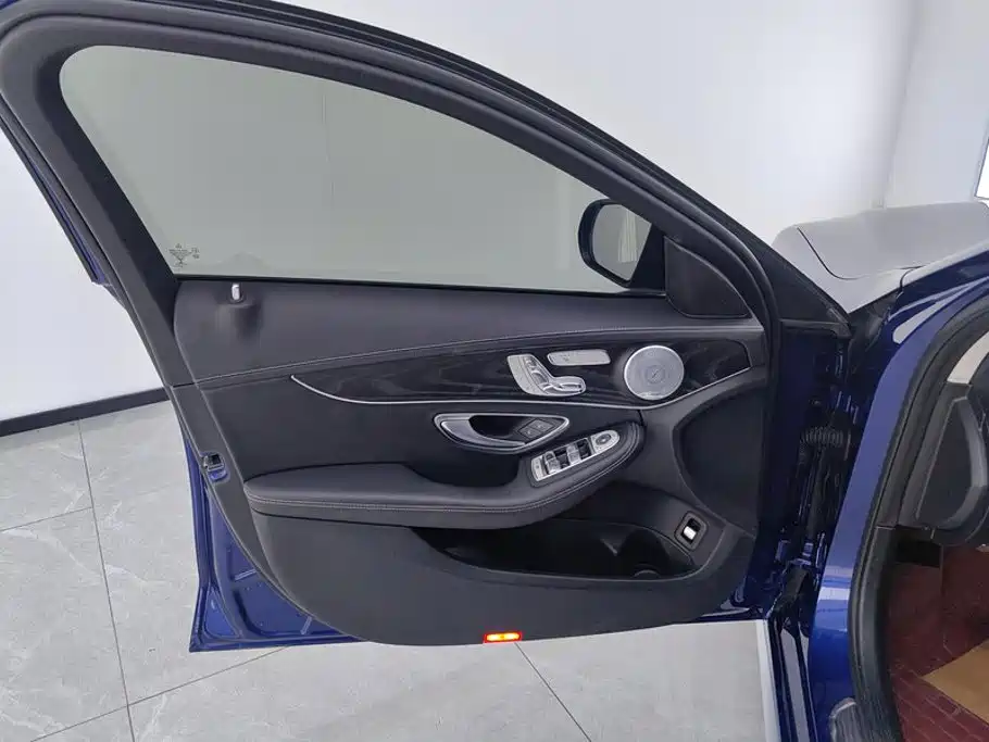Mercedes-Benz C-Class 2020